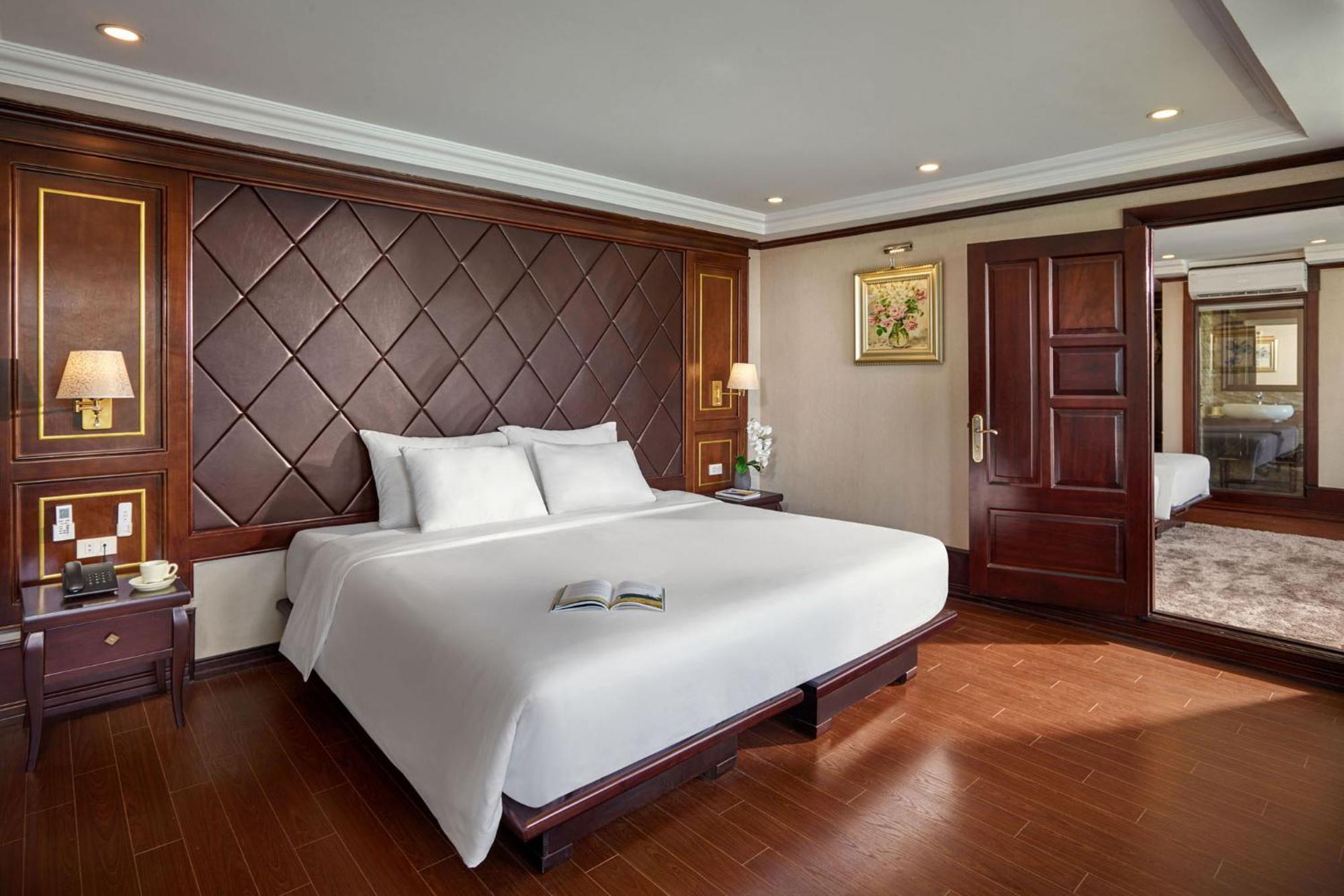 Le Journey Elegance Cruise Hotel Ha Long Buitenkant foto