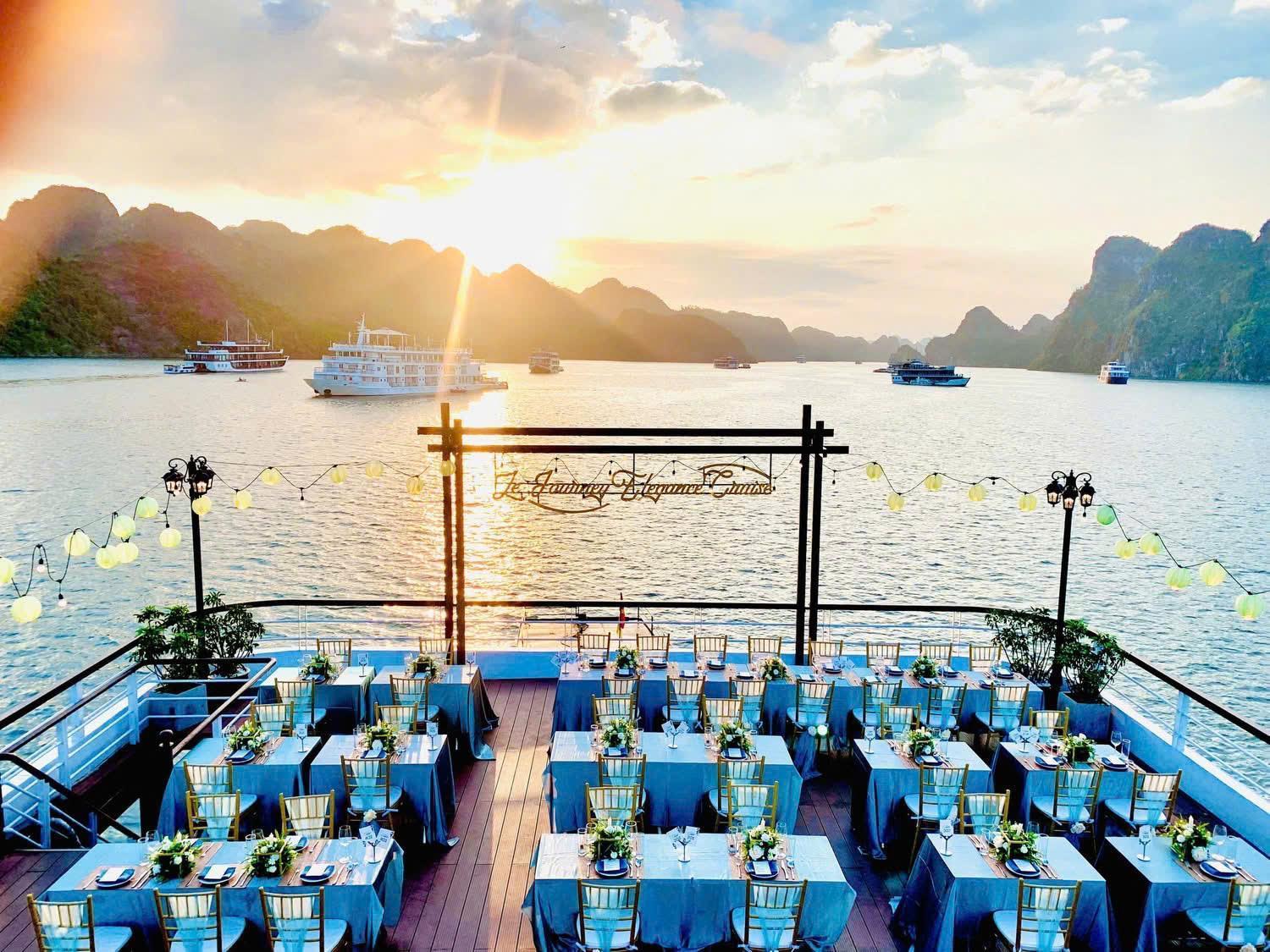 Le Journey Elegance Cruise Hotel Ha Long Buitenkant foto
